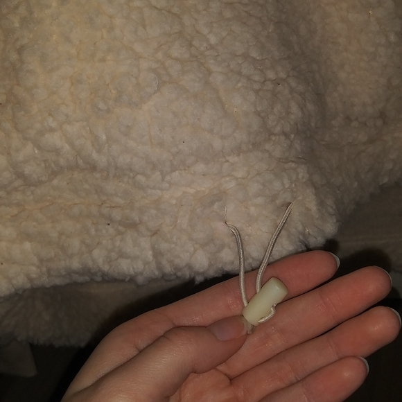 Fluffy pull over jacket - Picture 4 of 6